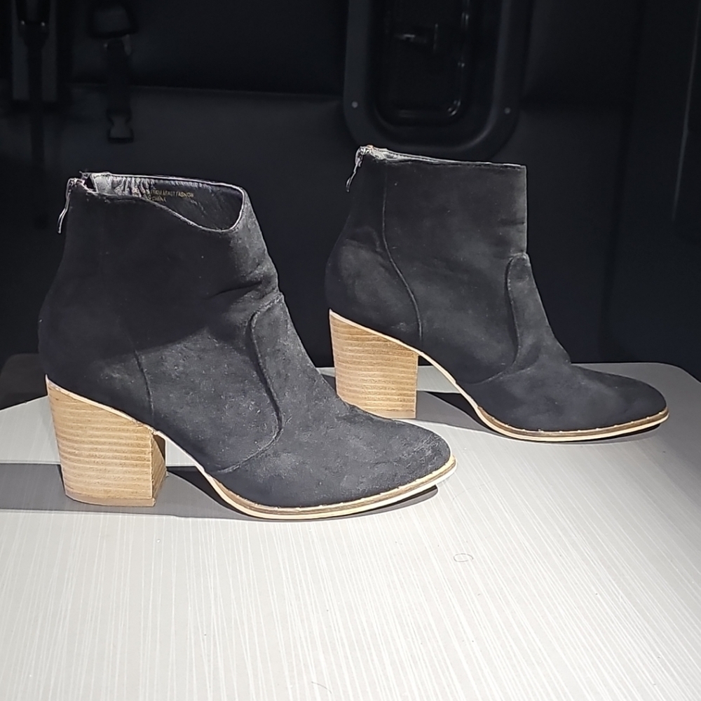 Beast Fashion Black Faux Suede Ankle Boots Womens Size 7 M Good PreOwned